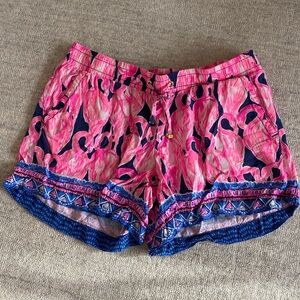 Lilly Pulitzer 100% Rayon Pink Pelican Shorts with two front pockets. Size Sm